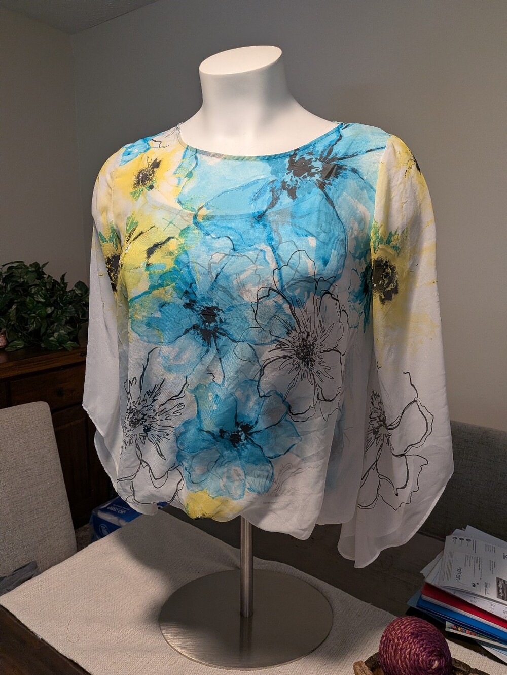 Quintessential Floral Watercolor Bell Sleeve Blouse Size L
